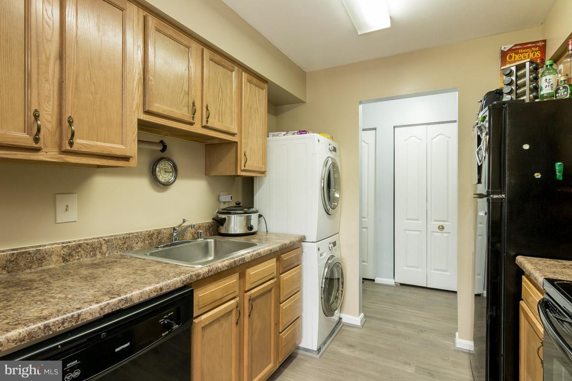 8589 Falls Run Road, Unit H Ellicott City, MD 21043 - Photo 14 of 30 Kitchen