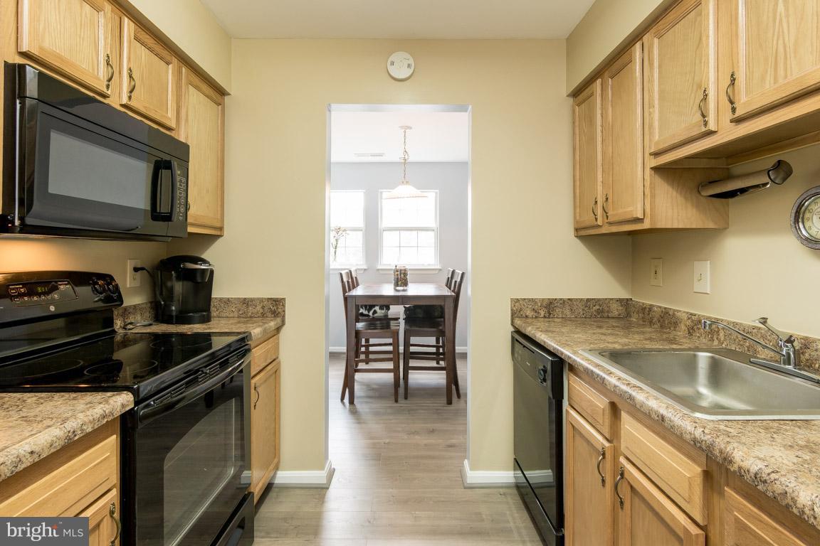 8589 Falls Run Road, Unit H Ellicott City, MD 21043 - Photo 9 of 30 Kitchen