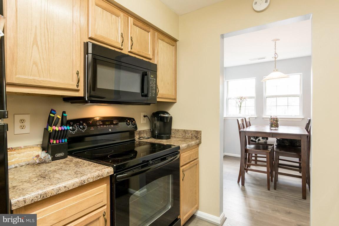 8589 Falls Run Road, Unit H Ellicott City, MD 21043 - Photo 10 of 30 Kitchen