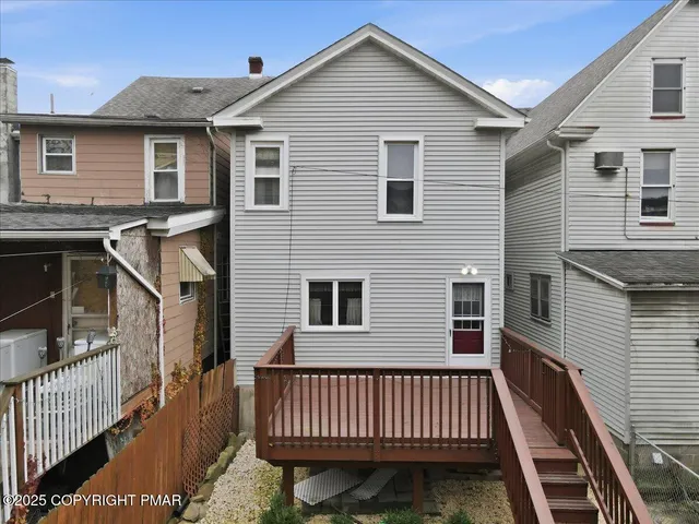 $125,000 | 239 West Bertsch Street, Lansford, PA 18232