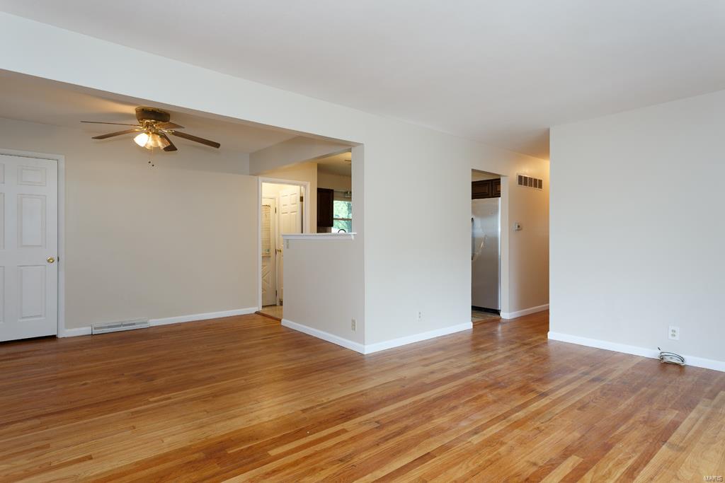 839 Teson Road Hazelwood, MO 63042 - Photo 4 of 17 Gallery Image 4