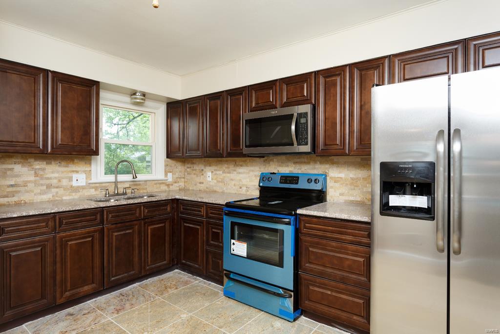 839 Teson Road Hazelwood, MO 63042 - Photo 7 of 17 Gallery Image 7
