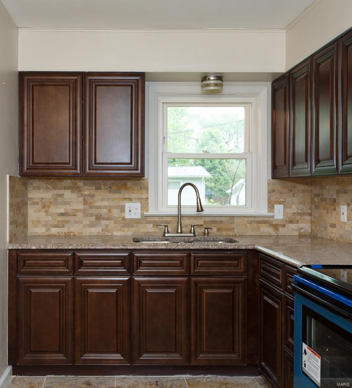 839 Teson Road Hazelwood, MO 63042 - Photo 8 of 17 Gallery Image 8