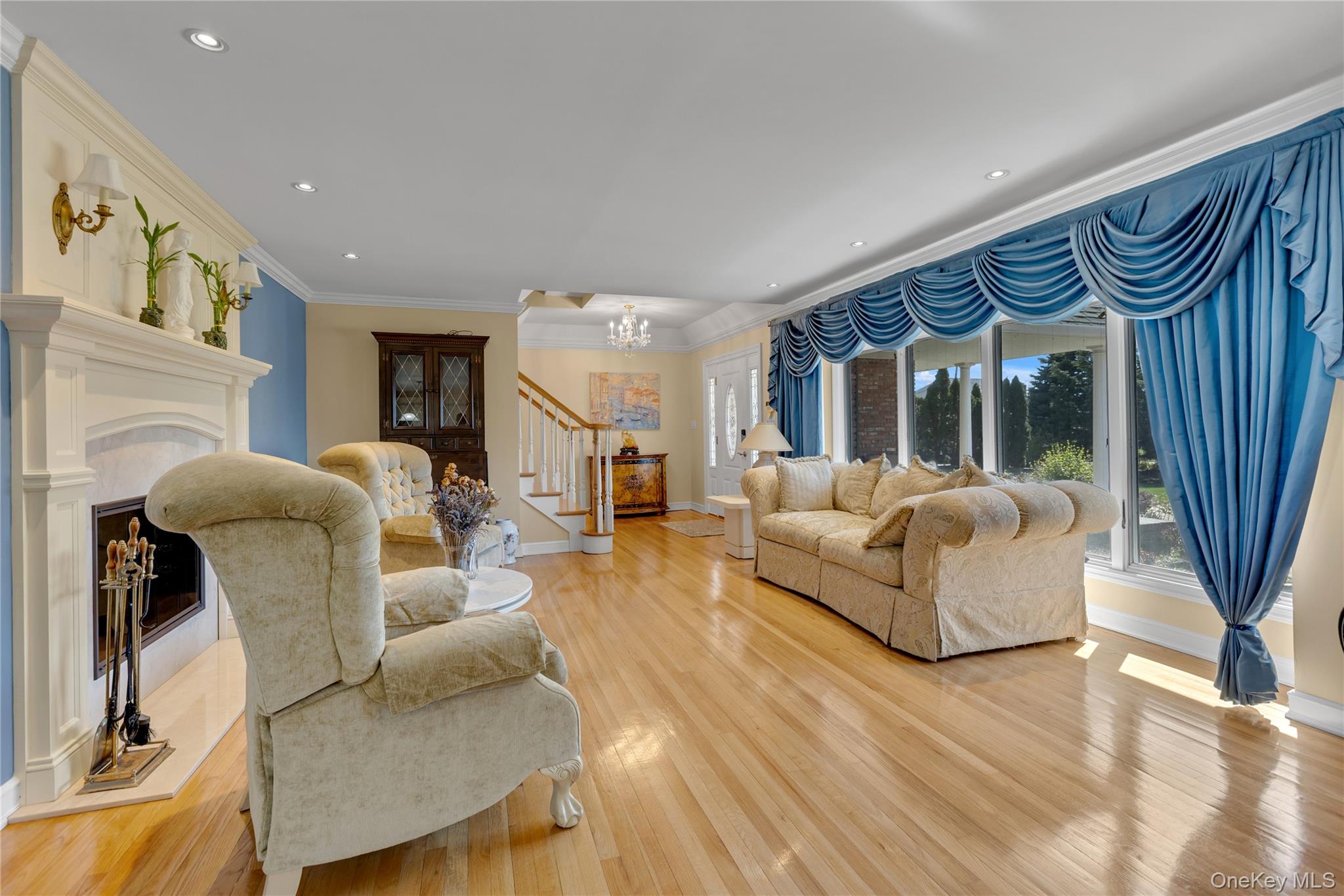 227 West Islip Road West Islip, NY 11795 - Photo 11 of 46