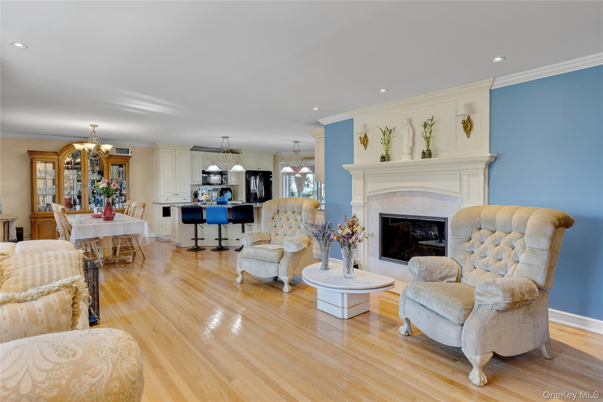 227 West Islip Road West Islip, NY 11795 - Photo 12 of 46