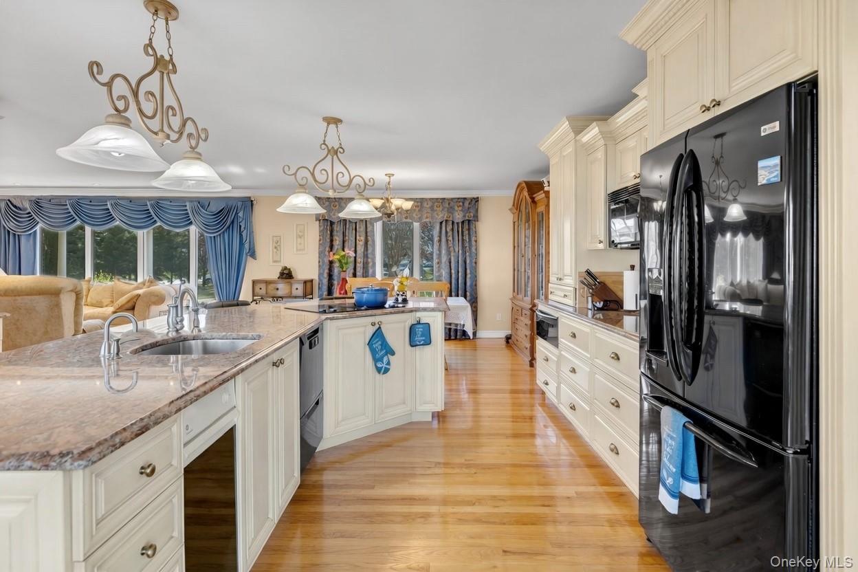 227 West Islip Road West Islip, NY 11795 - Photo 15 of 46