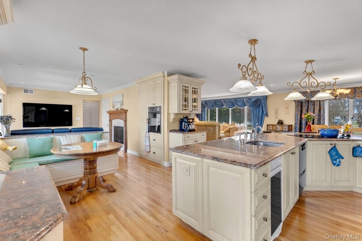 227 West Islip Road West Islip, NY 11795 - Photo 17 of 46