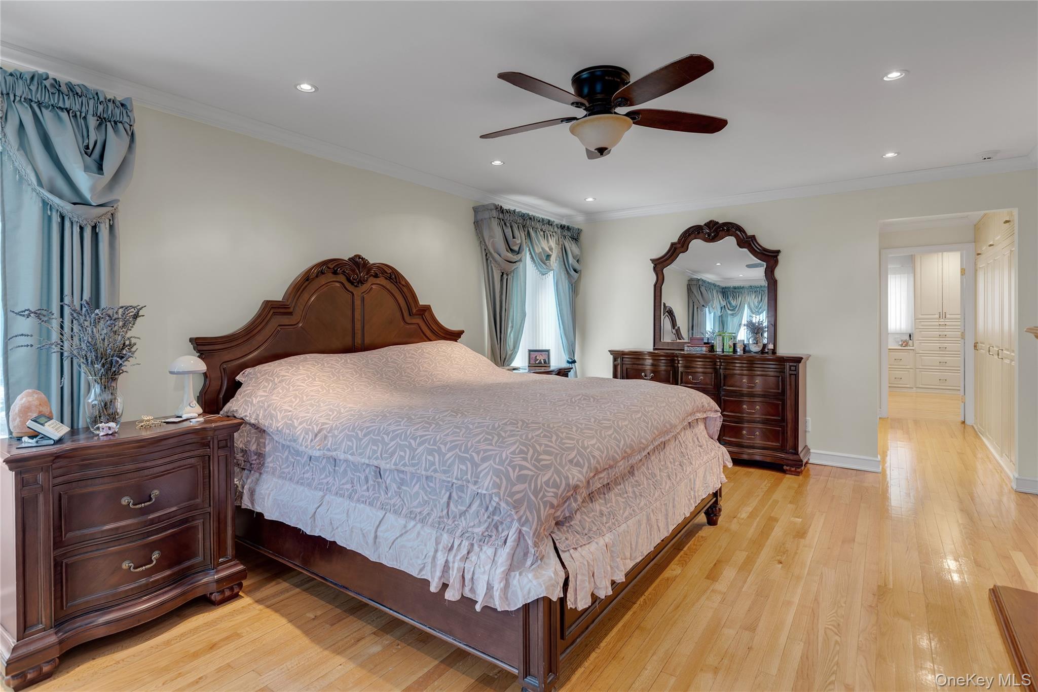 227 West Islip Road West Islip, NY 11795 - Photo 25 of 46