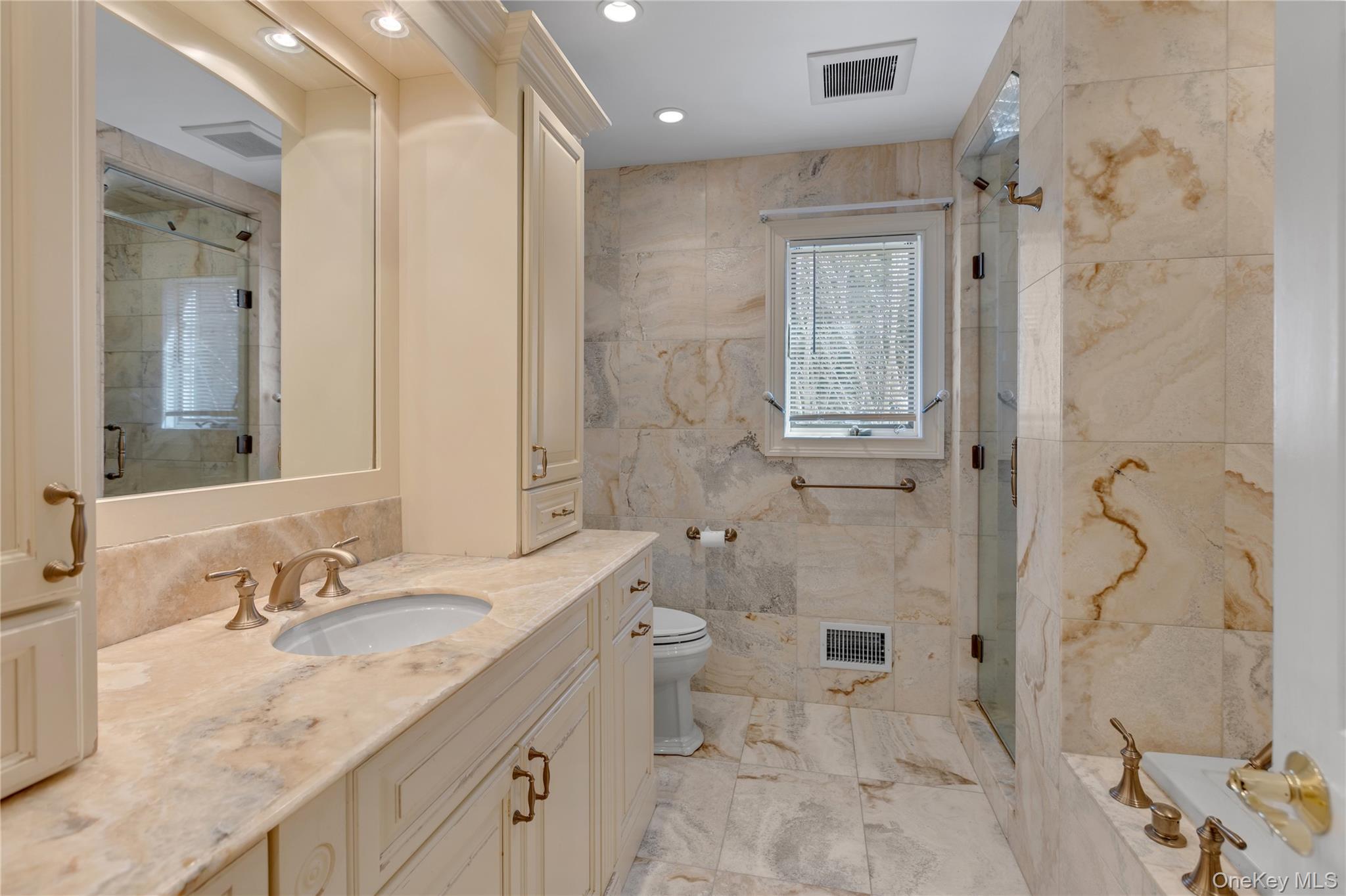 227 West Islip Road West Islip, NY 11795 - Photo 29 of 46