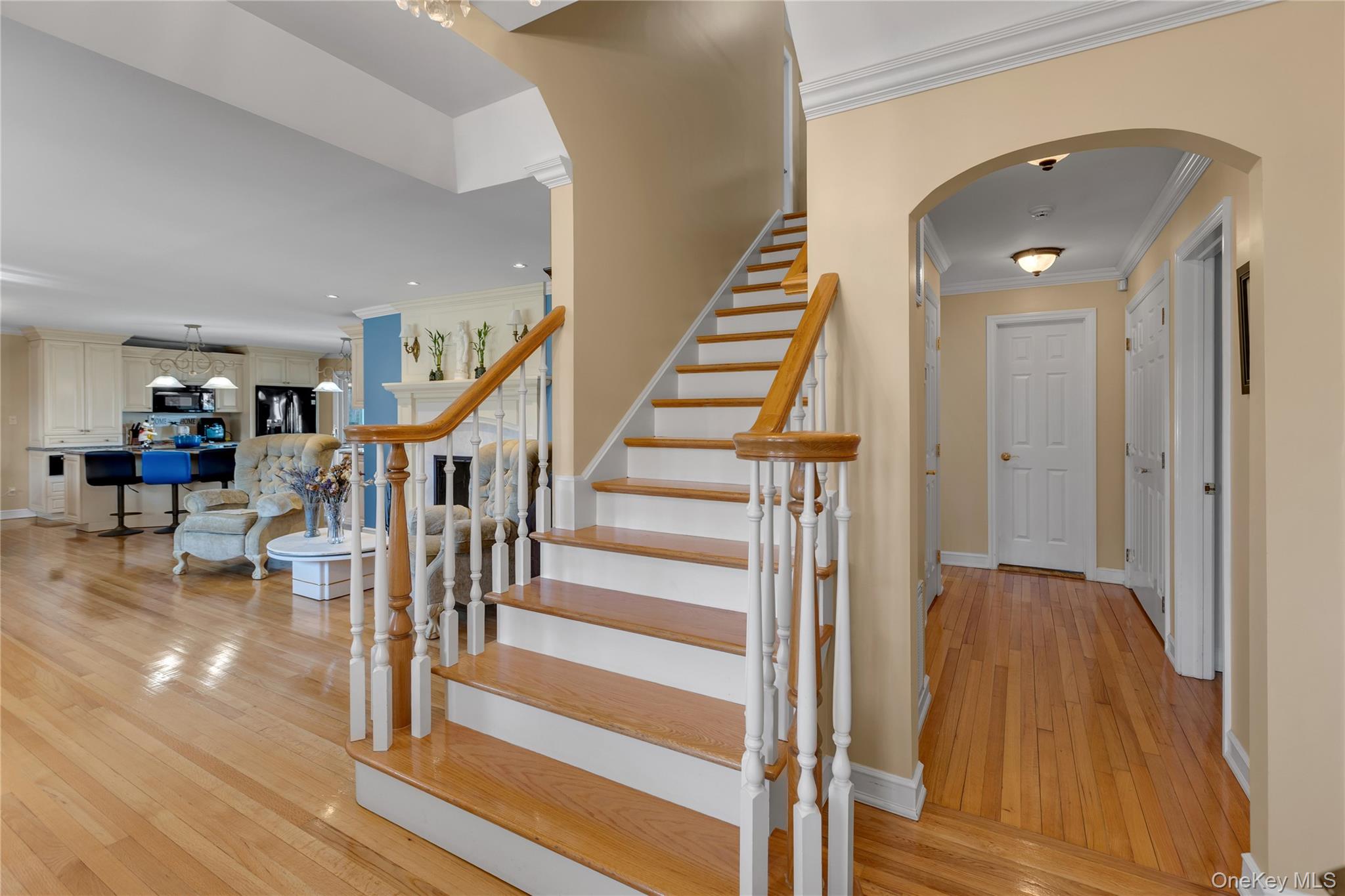 227 West Islip Road West Islip, NY 11795 - Photo 9 of 46