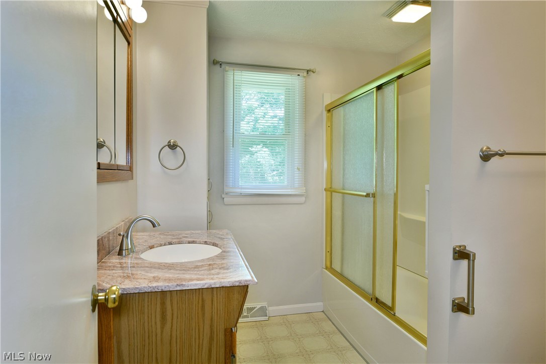 2141 North Road Northeast Warren, OH 44483 - Photo 32 of 50