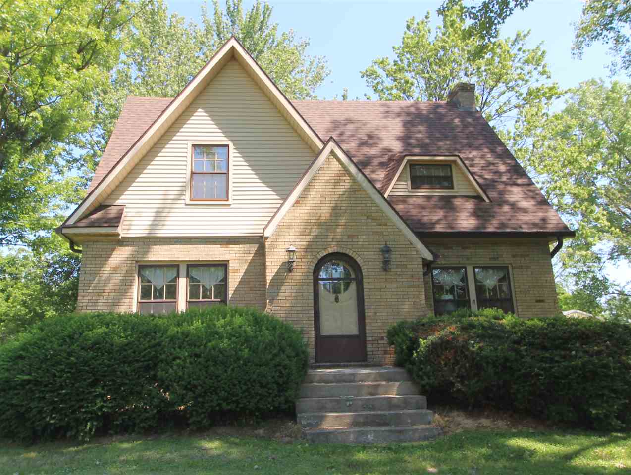 8236 Corunna Road Flint, MI 48532 - Photo 2 of 33