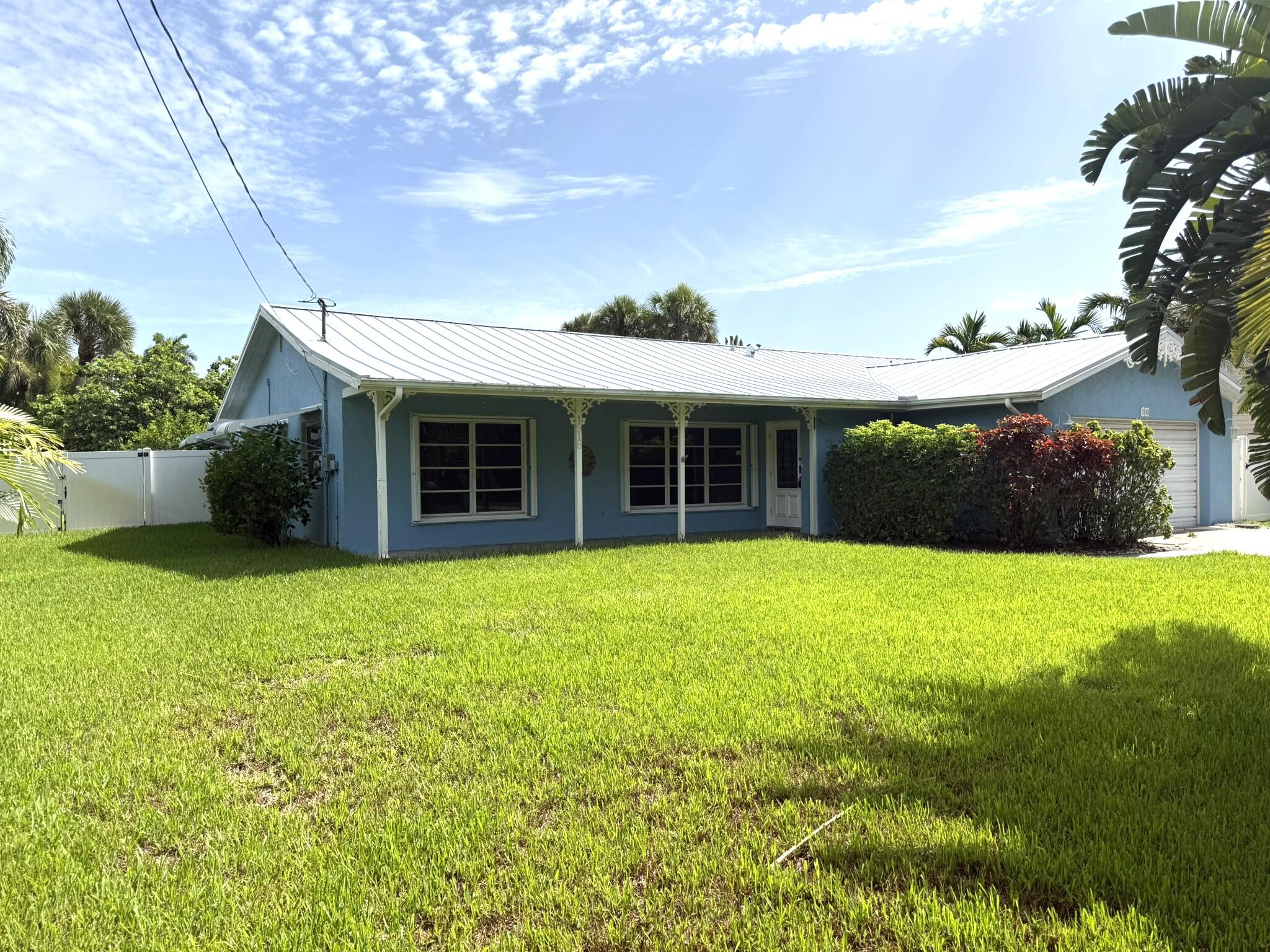 1916 Coconut Drive Fort Pierce, FL 34949 - Photo 2 of 33 IMG_3759