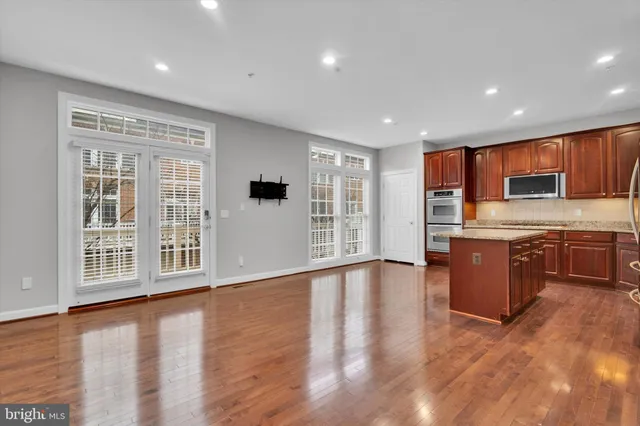 $5,500 | 7974 Vigne Court, Vienna, VA 22182