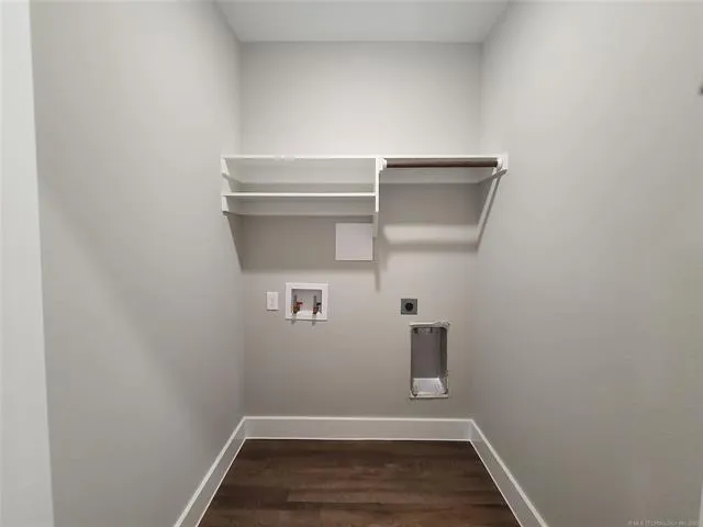 a view of utility room