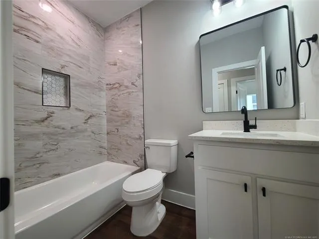 $349,500 | 125 South McLean Drive, Durant, OK 74701