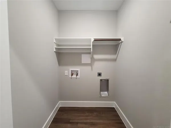 a view of utility room