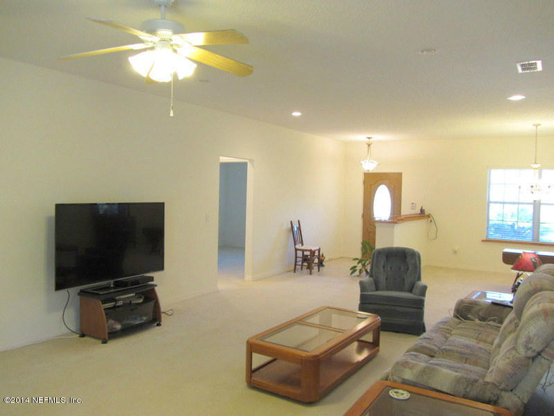 3130 Fritz Road Jacksonville, FL 32226 - Photo 16 of 33 Living room