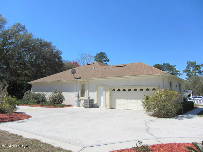 3130 Fritz Road Jacksonville, FL 32226 - Photo 3 of 33 Side entry garage