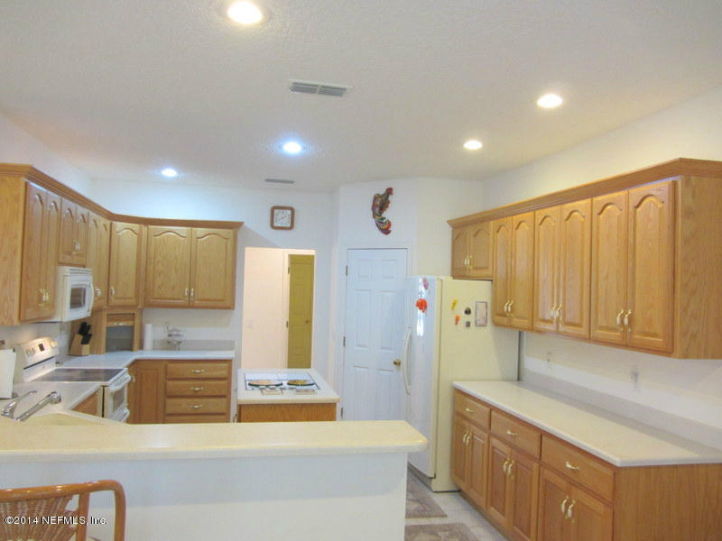 3130 Fritz Road Jacksonville, FL 32226 - Photo 8 of 33 Kitchen-breakfast bar