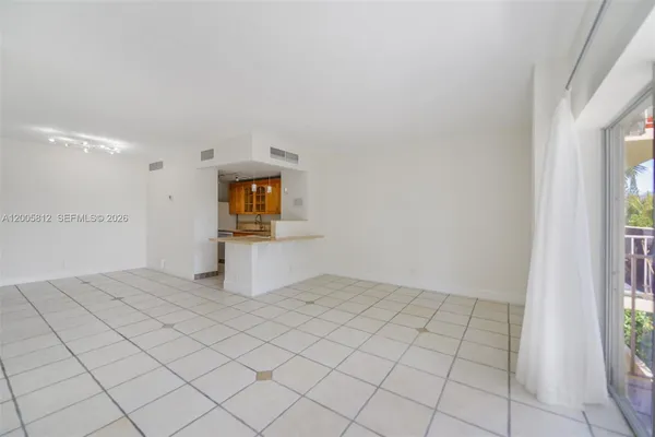 $2,300 | 880 Northeast 69th Street, Unit 2N, Miami, FL 33138