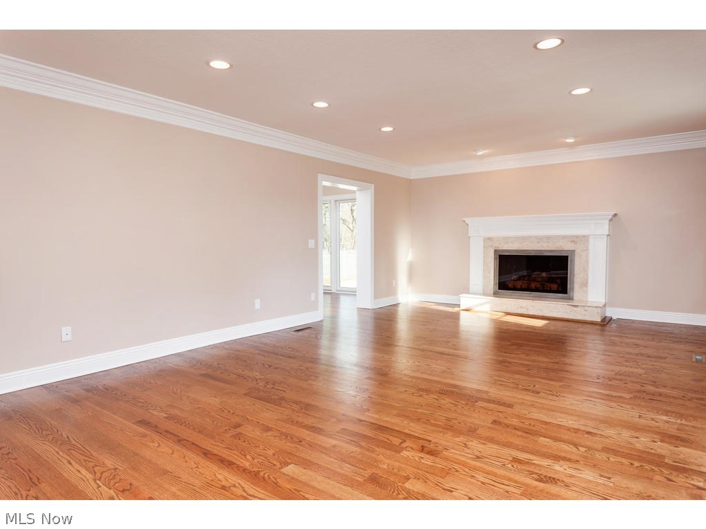 2925 Roundhill Road Akron, OH 44333 - Photo 8 of 33