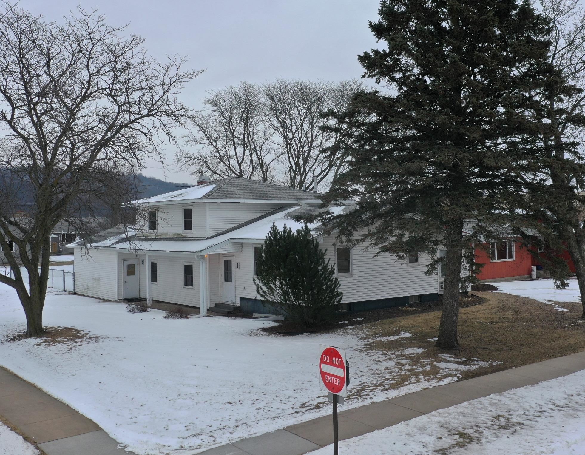 800 East Taylor Street Prairie du Chien, WI 53821 - Photo 33 of 34