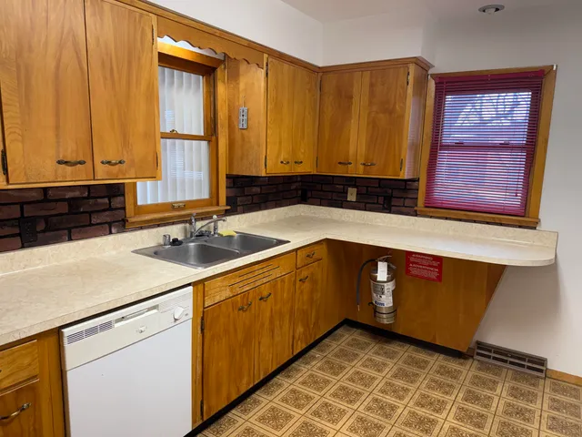 $50,000 | 800 East Taylor Street, Prairie du Chien, WI 53821