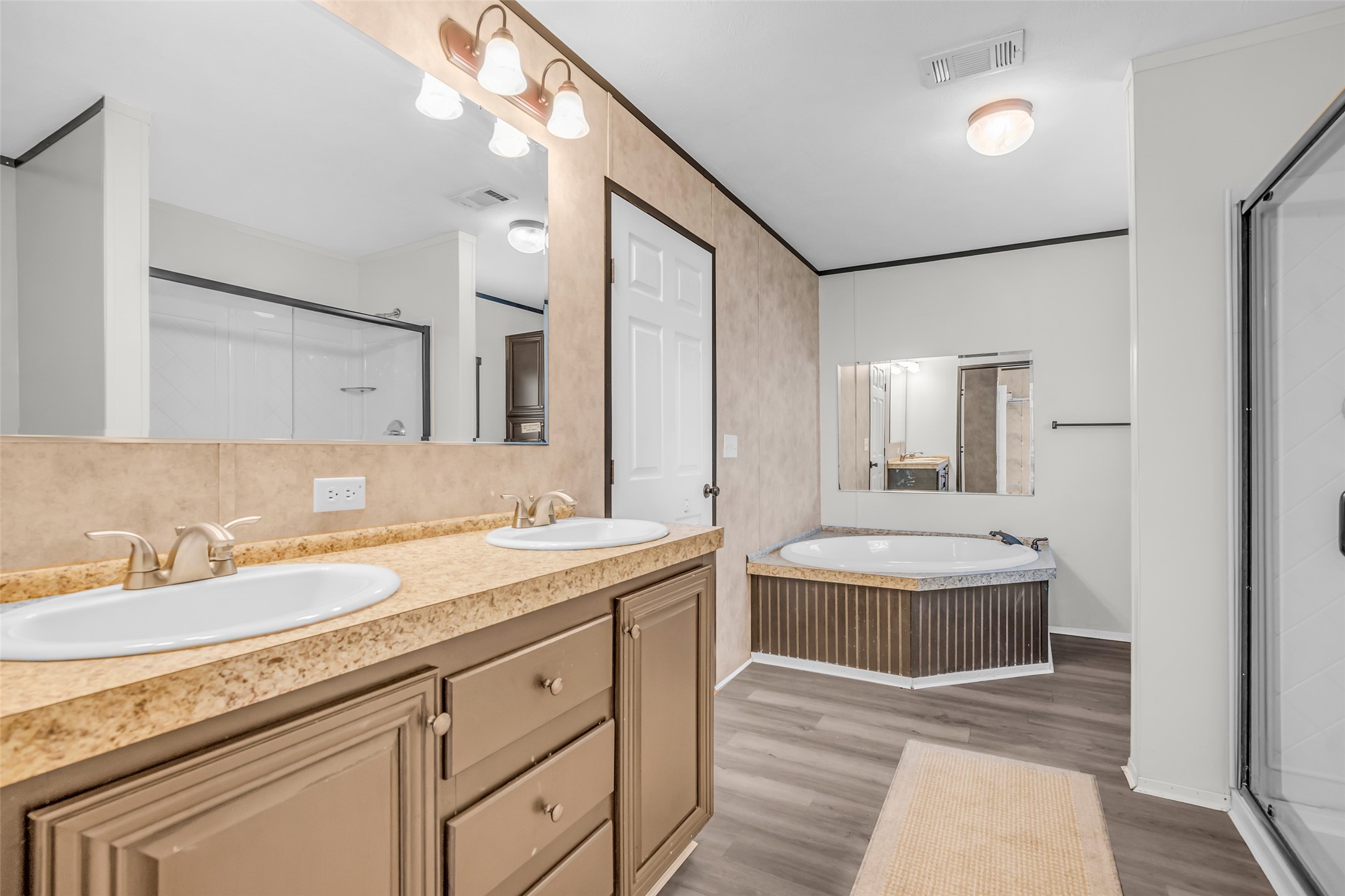 15158 Schank Road Conroe, TX 77306 - Photo 7 of 12 Primary bathroom