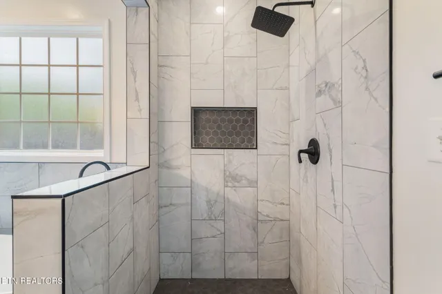 $565,000 | 8107 Enchanted Grove Ln,, Powell, TN 37849