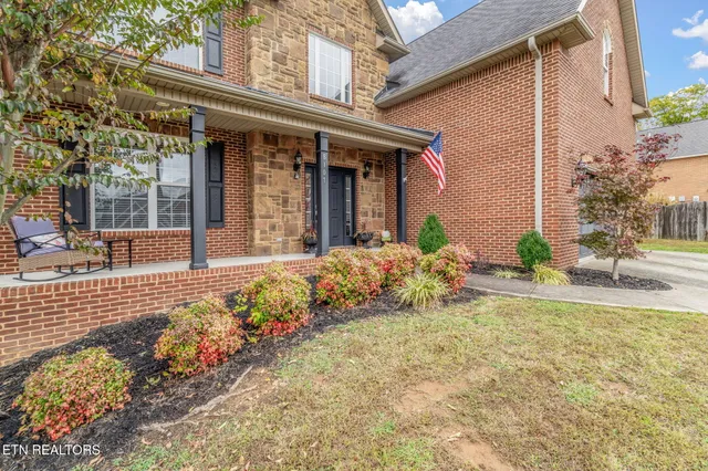 $565,000 | 8107 Enchanted Grove Ln,, Powell, TN 37849