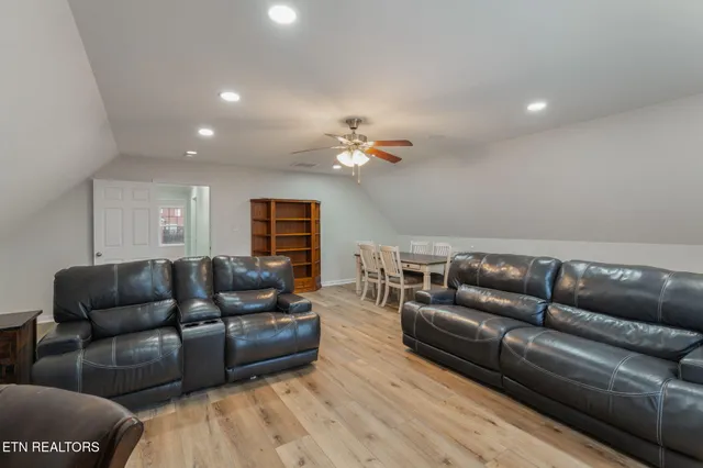 $565,000 | 8107 Enchanted Grove Ln,, Powell, TN 37849