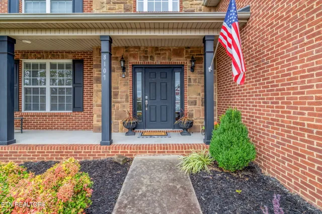 $565,000 | 8107 Enchanted Grove Ln,, Powell, TN 37849