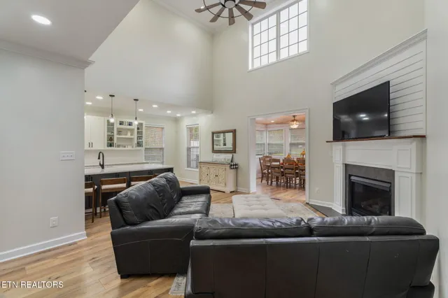 $565,000 | 8107 Enchanted Grove Ln,, Powell, TN 37849