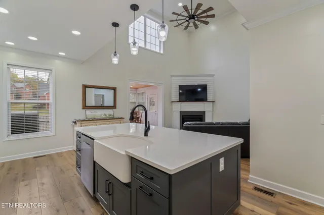 $565,000 | 8107 Enchanted Grove Ln,, Powell, TN 37849