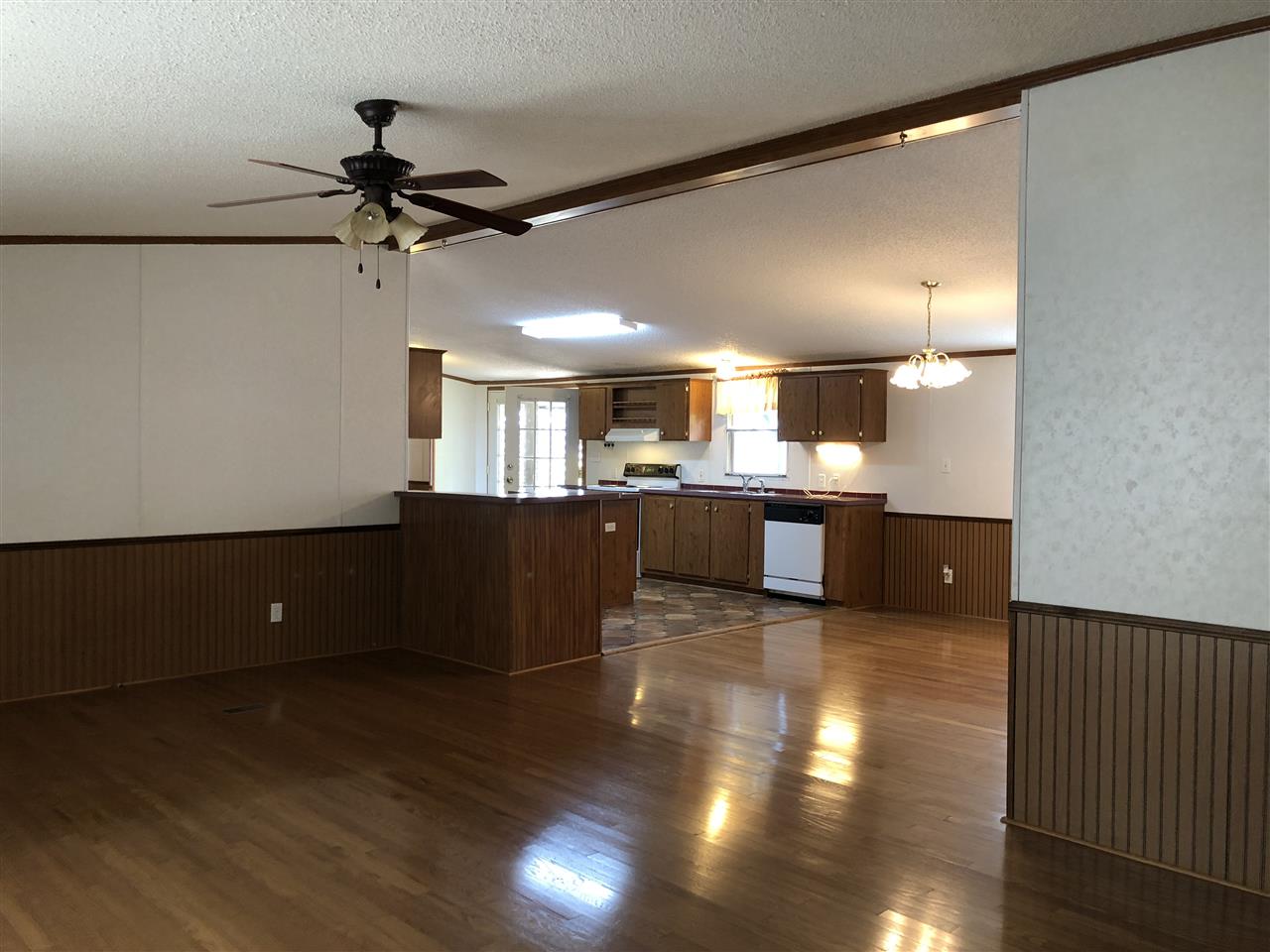 764 Wilkins Road Campobello, SC 29322 - Photo 4 of 18