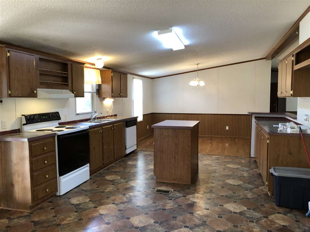 764 Wilkins Road Campobello, SC 29322 - Photo 7 of 18 Kitchen