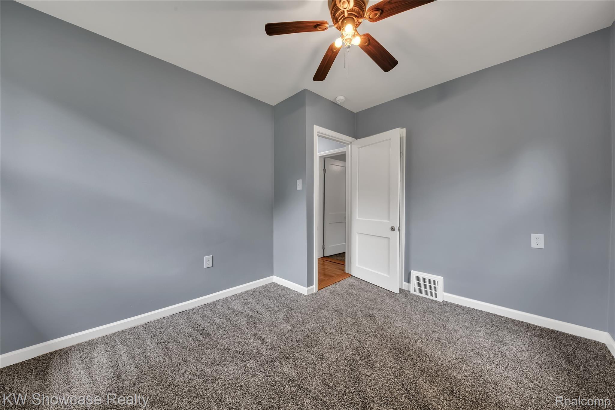 21630 Berg Road Southfield, MI 48033 - Photo 16 of 31 BEDROOM 2 ON THE FIRST FLOOR