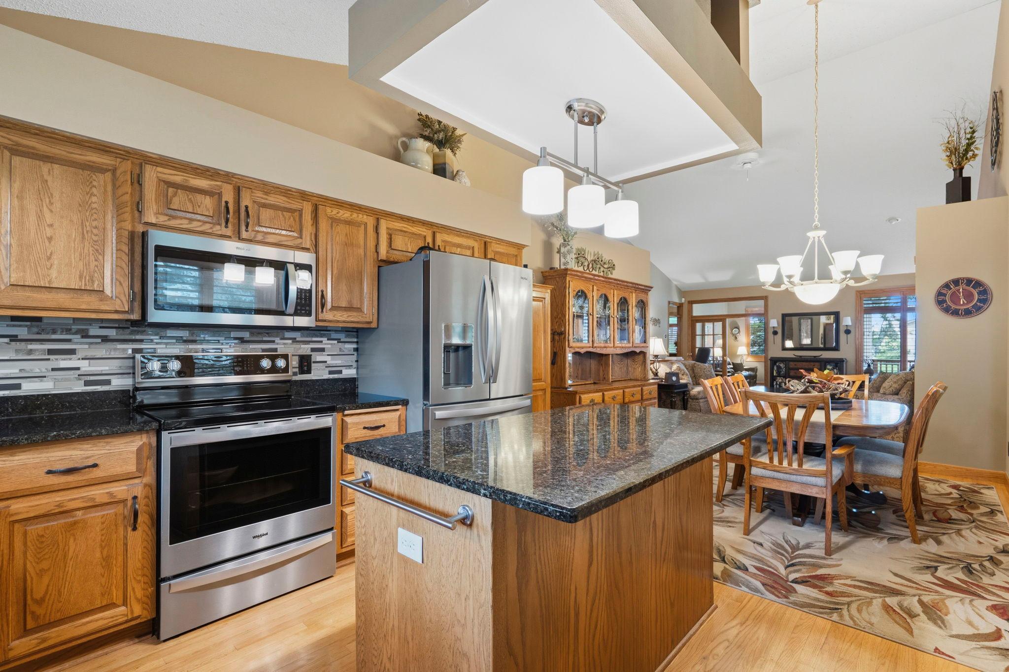 2751 Rivers Bluff Lane Anoka, MN 55303 - Photo 6 of 36