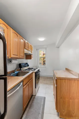 $199,900 | 1 Sadore Lane, Unit 5Z, Yonkers, NY 10710