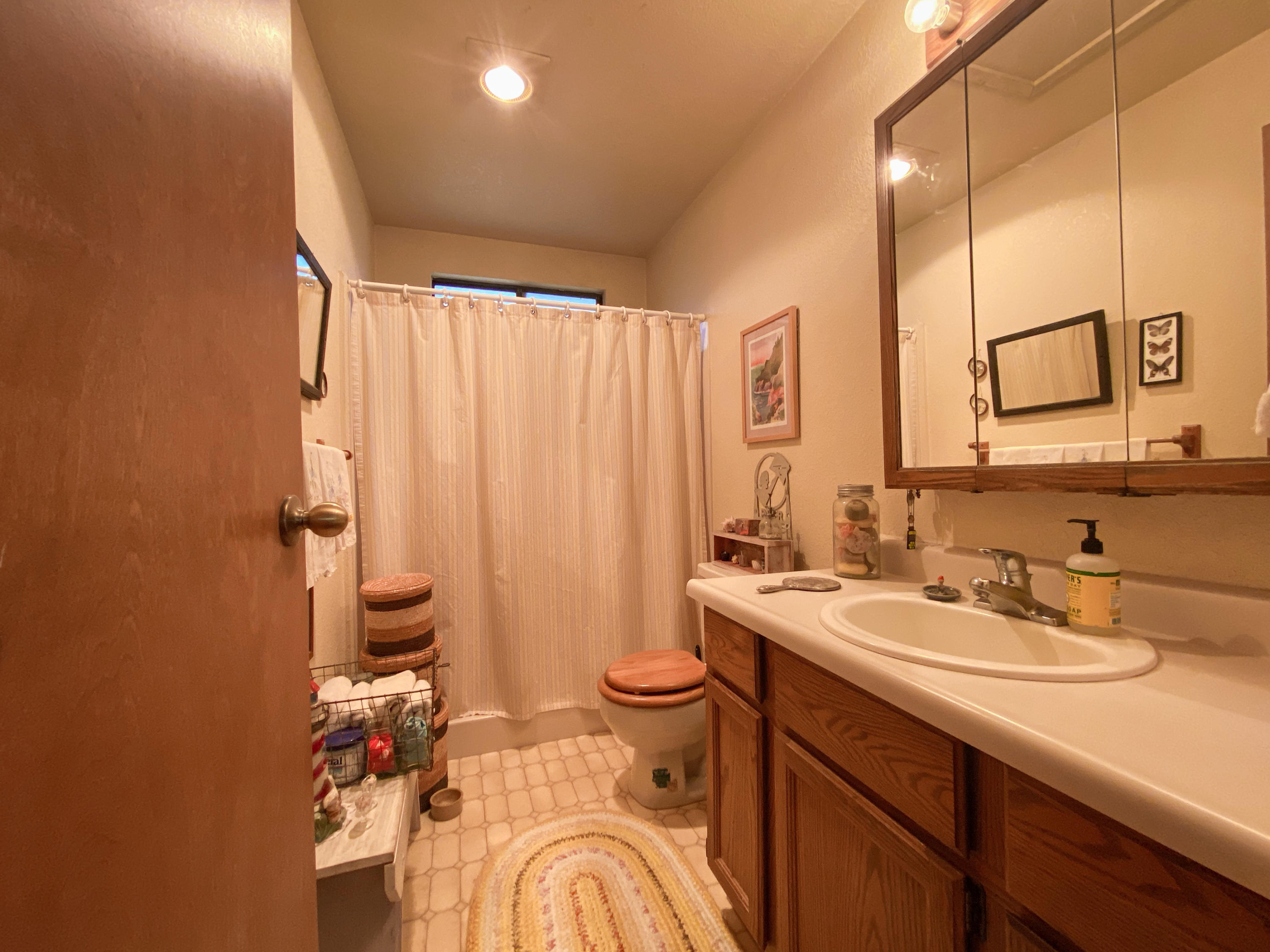 2041 Wintu Pass Road Junction City, CA 96048 - Photo 17 of 35 Master Bathroom