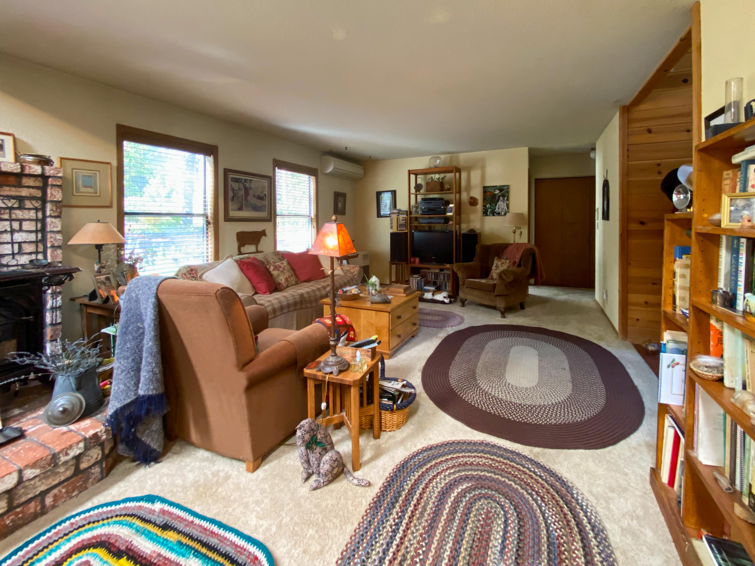 2041 Wintu Pass Road Junction City, CA 96048 - Photo 18 of 35 Family Room