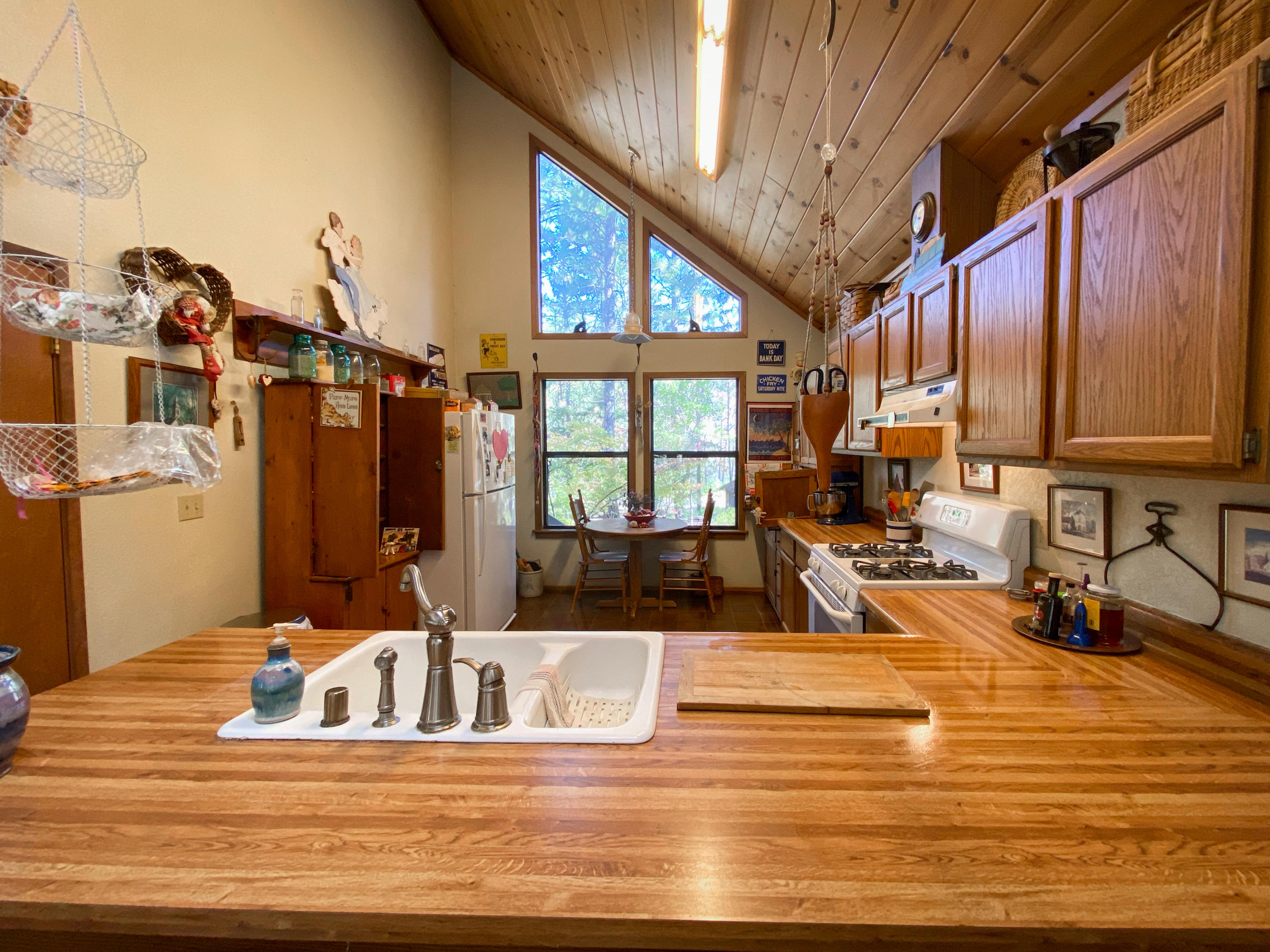 2041 Wintu Pass Road Junction City, CA 96048 - Photo 24 of 35 Kitchen toward Front