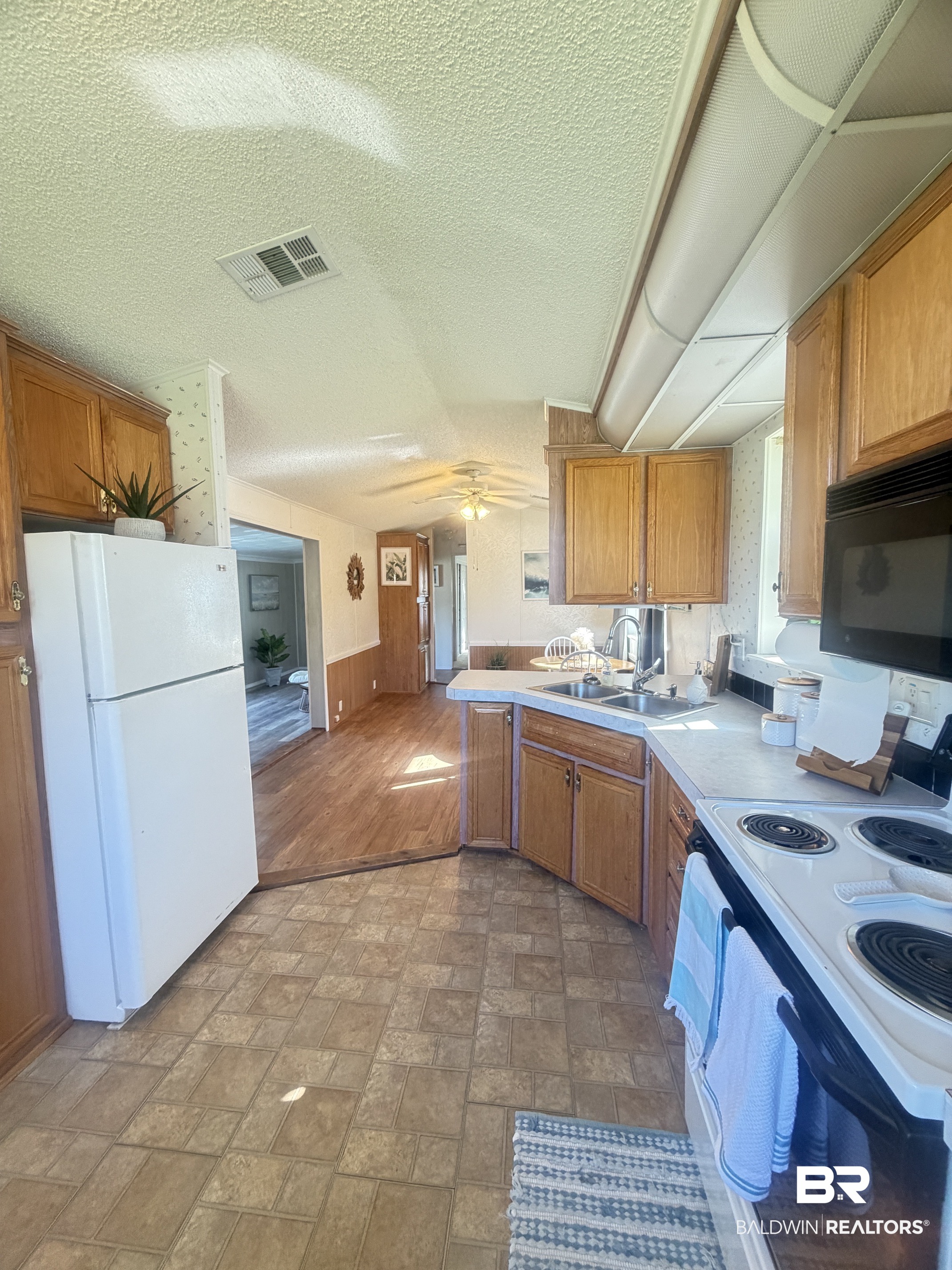 245 Defuniak Loop Lillian, AL 36549 - Photo 11 of 36 Gallery Image 11