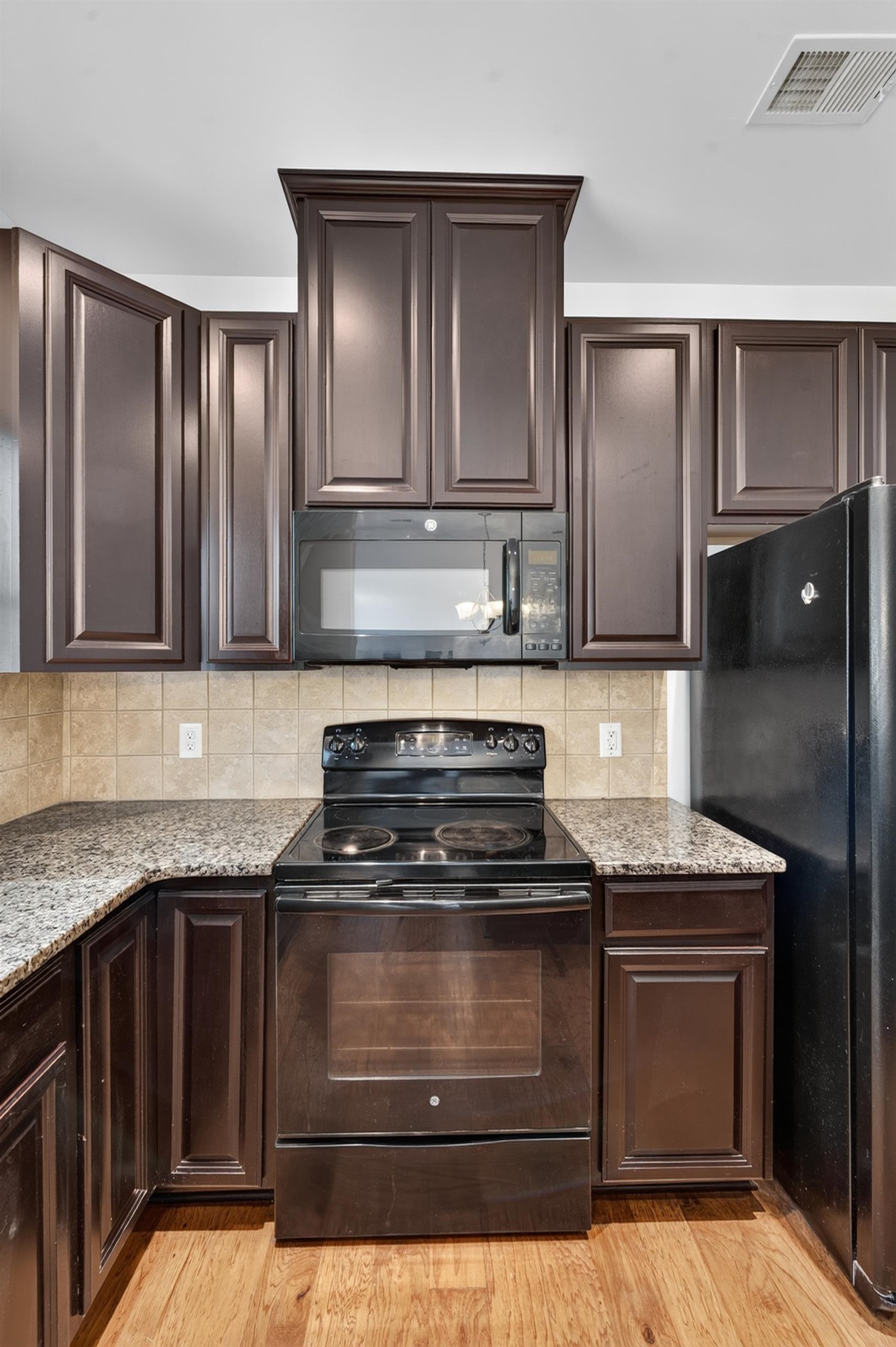 413 Christiane Way Greenville, SC 29607 - Photo 19 of 48 Kitchen