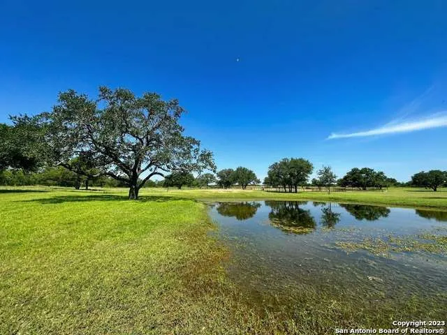 $1,475,000 | 548 Franklin Lane, Yancey, TX 78886