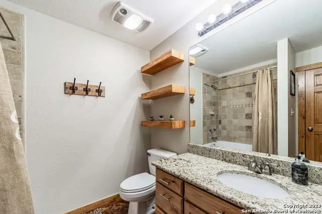 $1,475,000 | 548 Franklin Lane, Yancey, TX 78886