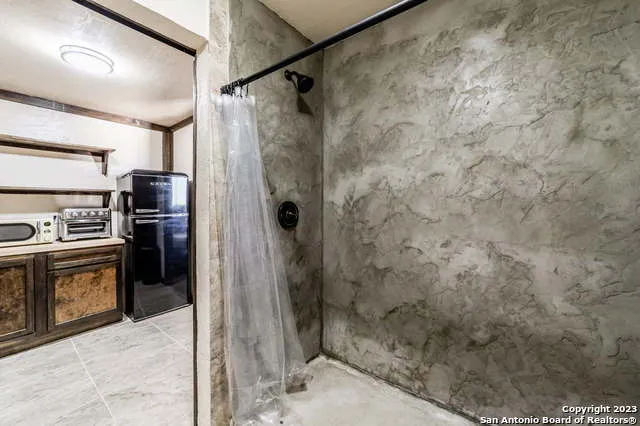 $1,475,000 | 548 Franklin Lane, Yancey, TX 78886