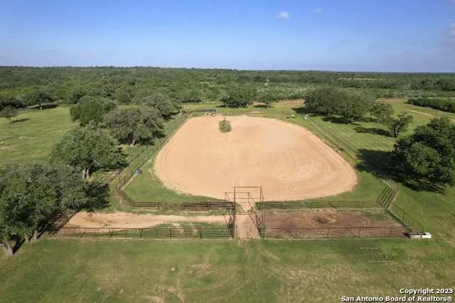 $1,475,000 | 548 Franklin Lane, Yancey, TX 78886