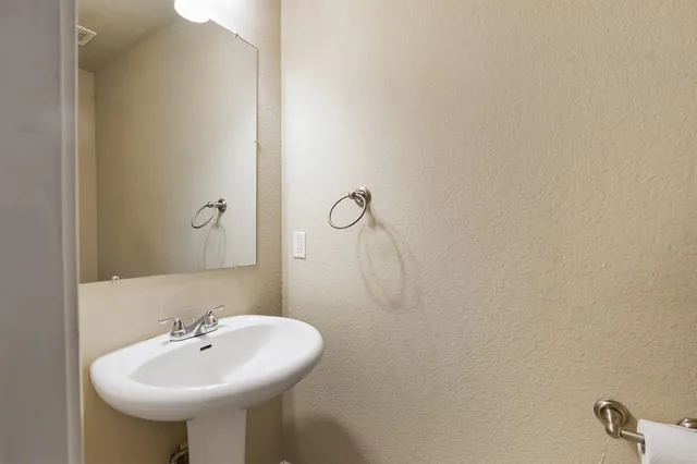 $1,700 | 517 Harris Street, Unit 517, Gunter, TX 75058